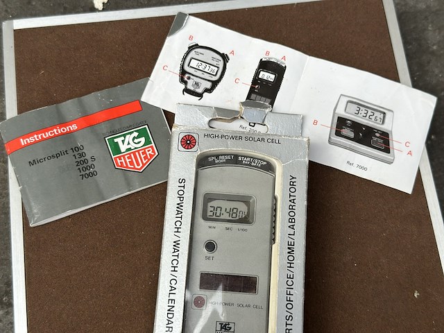 Elektronische stopwatch op zonne-energie tag heuer, solar, grijs - afbeelding 1 van  7