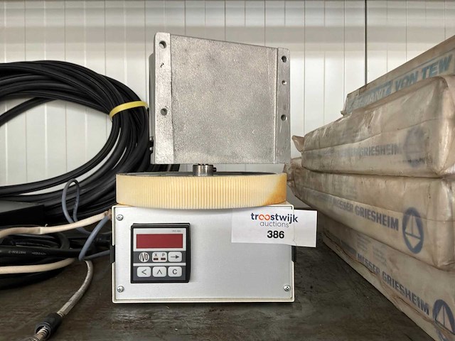 Elektronische unit met display - afbeelding 1 van  3