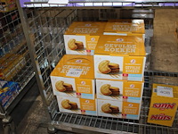 Elf dozen gevulde koeken. 11x 30 stuks. tht 12-25. - afbeelding 1 van  3