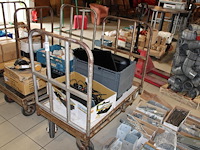 Elf transportkarren met variabele steunen en massieve banden. afmeting 115 x 66 cm. hoogte 110 cm. - afbeelding 1 van  2