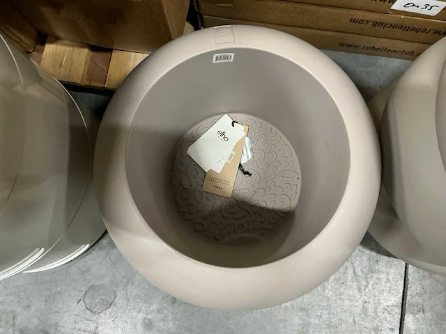 Elho bloempot amber roll low beige d43xh40cm - afbeelding 1 van  1