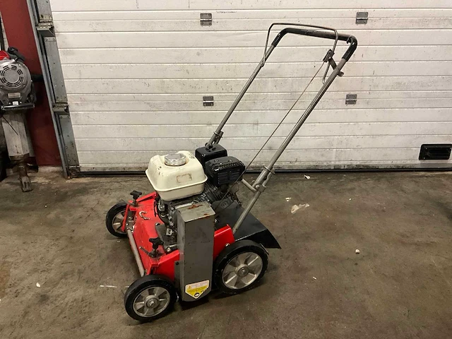 Eliet 501 verticuteermachine - afbeelding 1 van  7