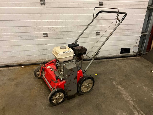 Eliet 501 verticuteermachine - afbeelding 1 van  5