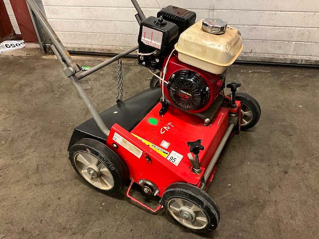 Eliet 501 verticuteermachine - afbeelding 3 van  6