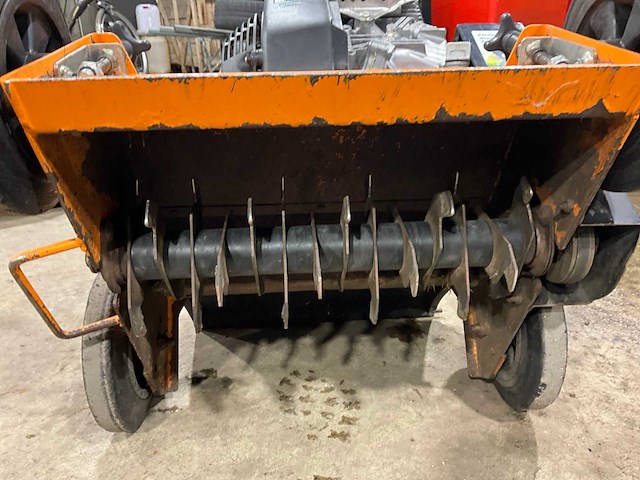 Eliet e402 verticuteermachine - afbeelding 10 van  10