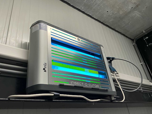 Elis - halo - insectenvanger - afbeelding 1 van  2