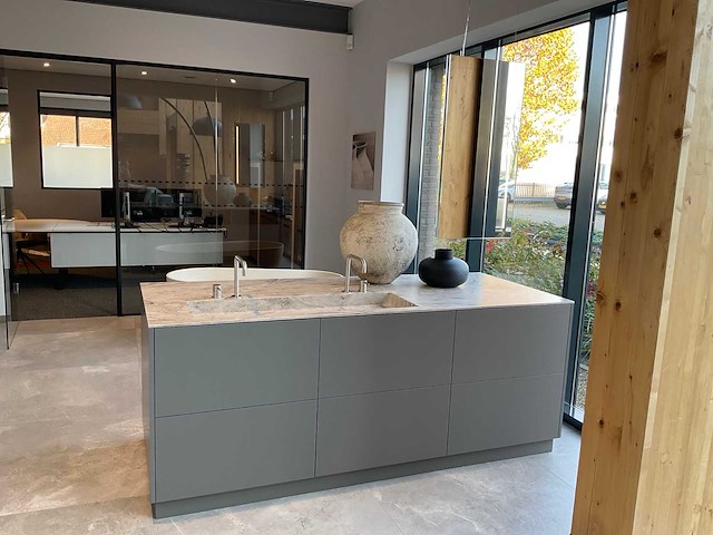 Elis vrijstaand badmeubel met kranen en spiegel - afbeelding 1 van  17