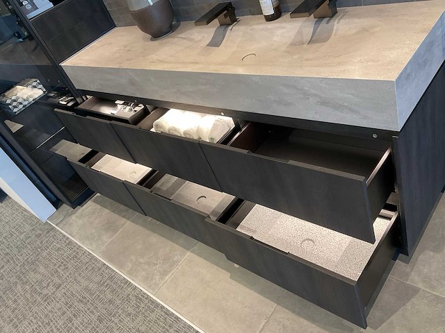 Elise badmeubel met wandkasten-kranen en spiegels - afbeelding 12 van  15