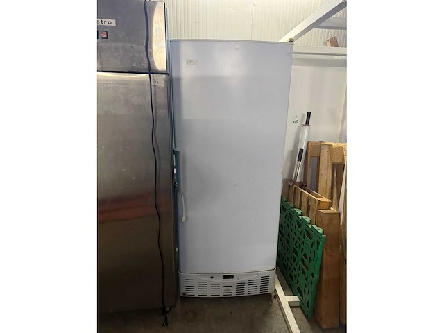 Elite gs611 vriezer - afbeelding 1 van  4