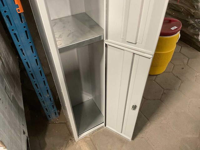 Elite kast - afbeelding 3 van  6