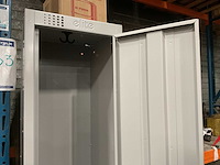 Elite kast - afbeelding 4 van  6