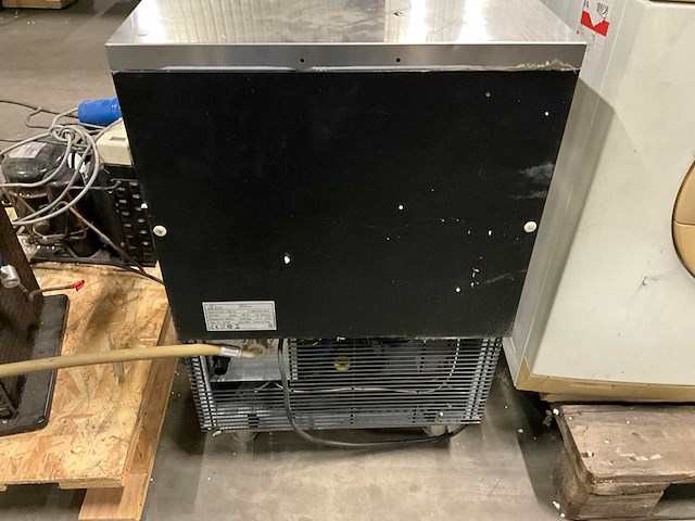 Elite pbe45 ijsblokjesmachine - afbeelding 4 van  5