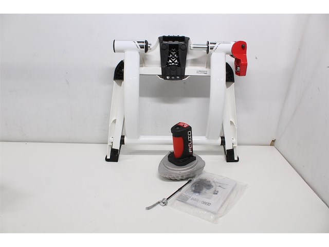 Elite quobo fluid indoor cycle trainer zilver/wit - afbeelding 4 van  4