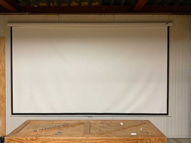 Elite screens - projectiescherm + epson beamer - afbeelding 2 van  4
