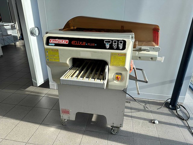 Elixa plus - automac - verpakkings en etiketteermachine - afbeelding 1 van  4