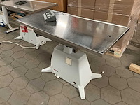 Elkutec v110 examination table - afbeelding 2 van  5