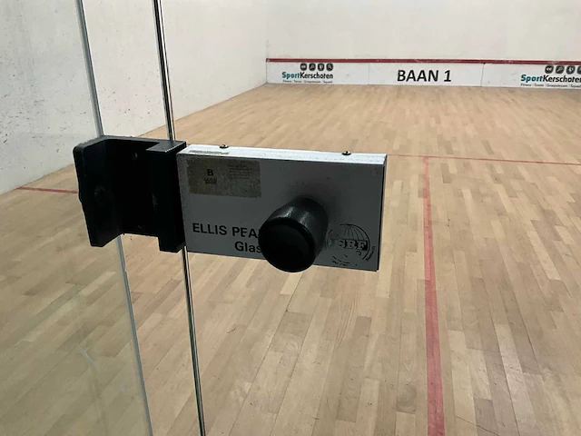 Ellis pearson squash achterwand met deur - afbeelding 8 van  9