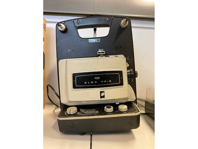 Elmo fp-e filmprojector 8 mm - afbeelding 2 van  3