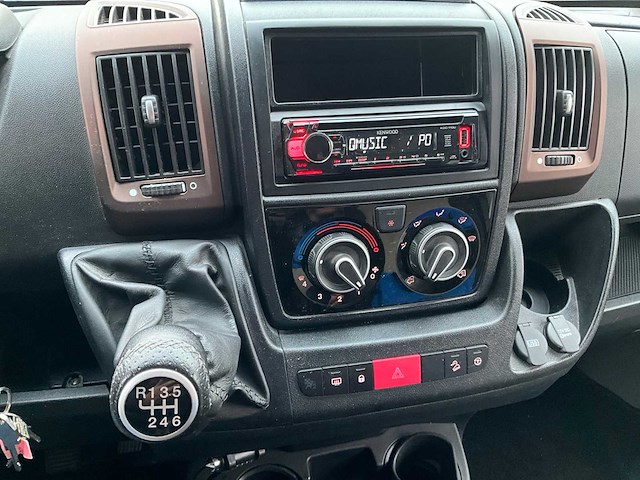 Elnagh - t-loft - 530 - hefbed - enkele bedden - camper - 2017 - afbeelding 4 van  40