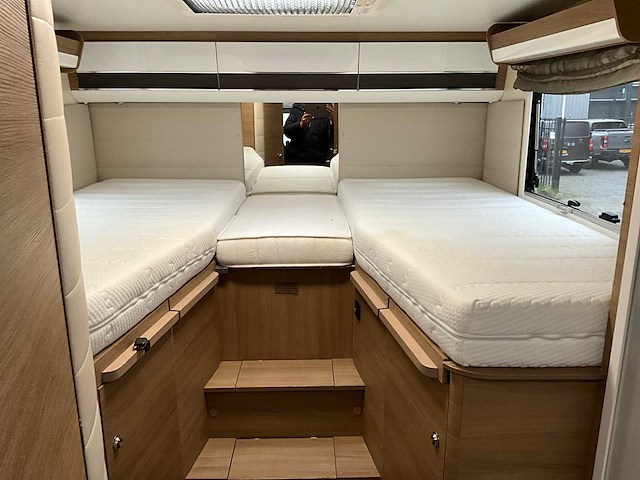 Elnagh - t-loft - 530 - hefbed - enkele bedden - camper - 2017 - afbeelding 11 van  40
