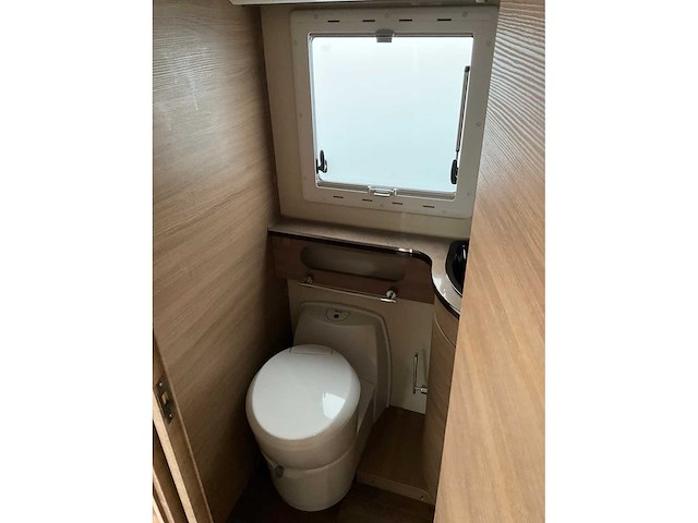 Elnagh - t-loft - 530 - hefbed - enkele bedden - camper - 2017 - afbeelding 30 van  40