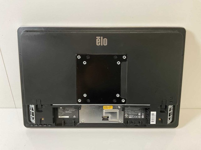 Elo touch solutions elo wlids i5 15.5”, core(tm) i5 6th gen, 16 gb ram, 250 gb ssd all-in-one desktop (6x) - afbeelding 6 van  23