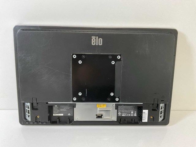 Elo touch solutions elo wlids i5 15.5”, core(tm) i5 6th gen, 16 gb ram, 250 gb ssd all-in-one desktop (6x) - afbeelding 9 van  23