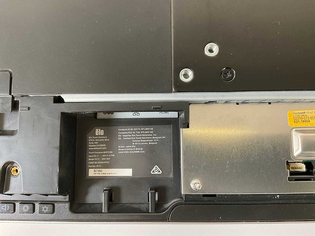 Elo touch solutions elo wlids i5 15.5”, core(tm) i5 6th gen, 16 gb ram, 250 gb ssd all-in-one desktop (6x) - afbeelding 14 van  23