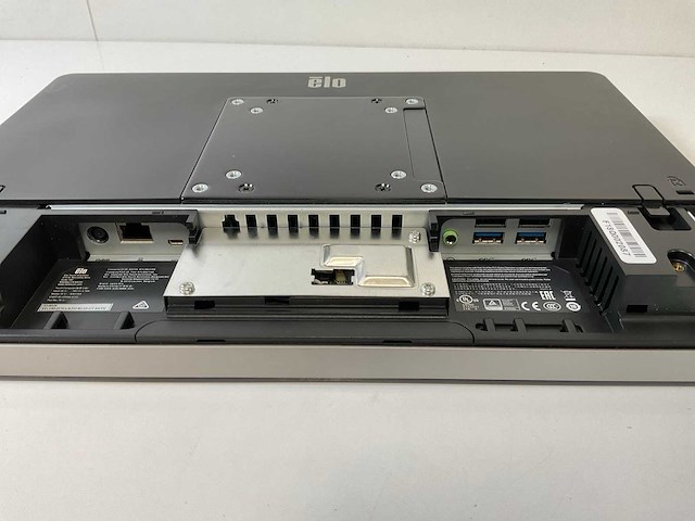 Elo touch solutions elo wlids i5 15.5”, core(tm) i5 6th gen, 16 gb ram, 250 gb ssd all-in-one desktop (6x) - afbeelding 22 van  23