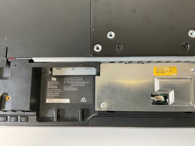 Elo touch solutions elo wlids i5 15.5”, core(tm) i5 6th gen, 16 gb ram, 250 gb ssd all-in-one desktop (8x) - afbeelding 4 van  25