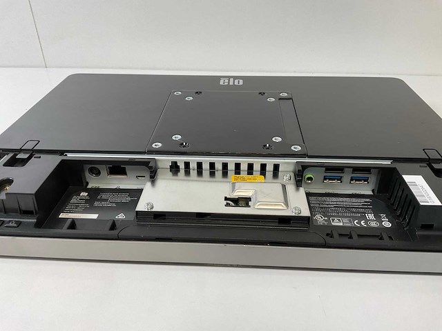 Elo touch solutions elo wlids i5 15.5”, core(tm) i5 6th gen, 16 gb ram, 250 gb ssd all-in-one desktop (8x) - afbeelding 21 van  25