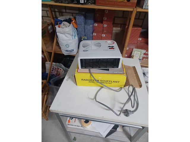 Elro ventilator kachel met thermostaat aantal 1 stuks. - afbeelding 1 van  3
