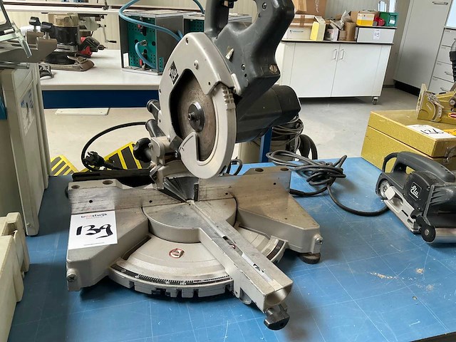 Elu ps174 afkortzaagmachine - afbeelding 3 van  4