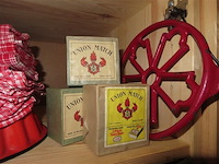 Emaille, lucifers, puddingvormen enz…. - afbeelding 3 van  3