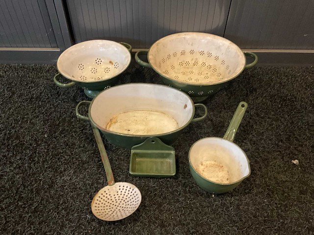 Emaille potten en pannen - afbeelding 1 van  6