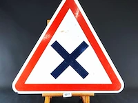 Emaille waarschuwingsverkeersbord (klasse j8 in nederland / gevaarlijk kruispunt)