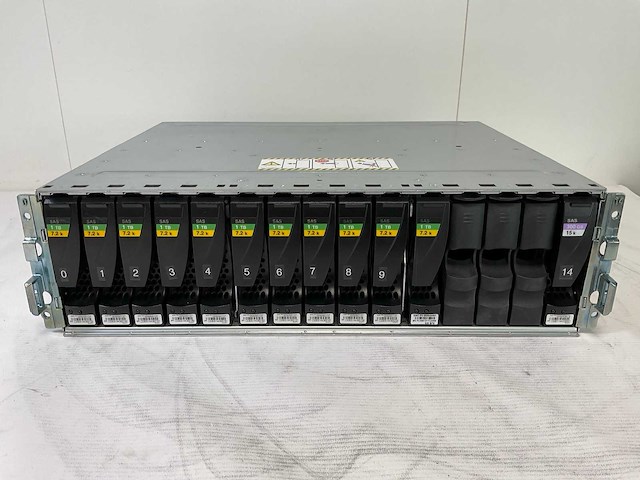 Emc (ktn-stl3) 10x 1 tb sas(st1000nm0023) - 1x 1 tb sas(st31000424ss) - 1x 300 gb sas(hus156030vls600) disk array enclosure - afbeelding 1 van  10