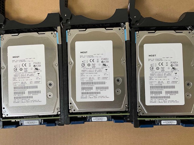 Emc (ktn-stl3) 13x 300 gb sas(hus156030vls600) - 2x 300 gb sas(huc156030css200) disk array enclosure - afbeelding 3 van  11