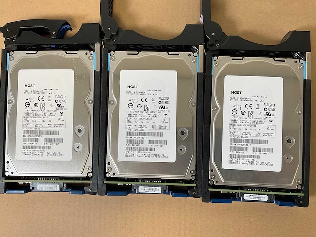 Emc (ktn-stl3) 13x 300 gb sas(hus156030vls600) - 2x 300 gb sas(huc156030css200) disk array enclosure - afbeelding 10 van  11