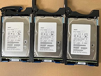 Emc (ktn-stl3) 13x 300 gb sas(hus156030vls600) - 2x 300 gb sas(huc156030css200) disk array enclosure - afbeelding 10 van  11