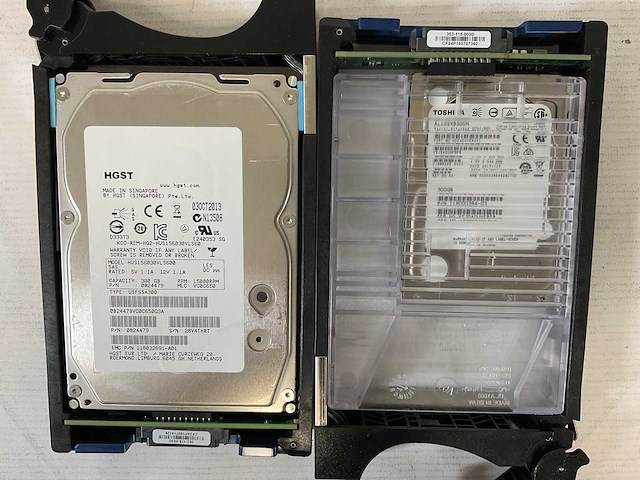 Emc (ktn-stl3) 9x 300 gb sas(hdeae02eaa51) - 3x 300 gb sas(huc156030css200) - 1x 300 gb sas(hus156030vls600) - 1x 300 gb sas(st300mp0026 disk array enclosure - afbeelding 3 van  11