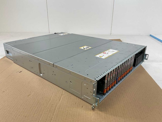 Emc (ope25), 4x 1.2tb sas (st1200mm0099) - 10x 3.84tb sas (px05srb384) network attached storage - afbeelding 5 van  11