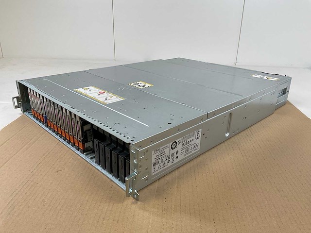 Emc (ope25), 4x 1.2tb sas (st1200mm0099) - 10x 3.84tb sas (px05srb384) network attached storage - afbeelding 6 van  11
