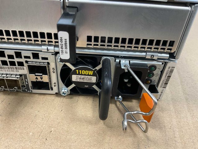 Emc (ope25), 4x 1.2tb sas (st1200mm0099) - 10x 3.84tb sas (px05srb384) network attached storage - afbeelding 9 van  11