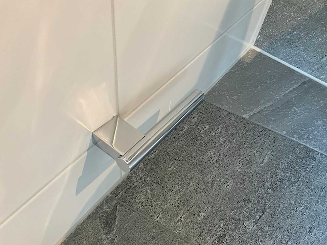 Emco - system 2 - wandtoiletborstel & toiletrolhouder - afbeelding 6 van  6