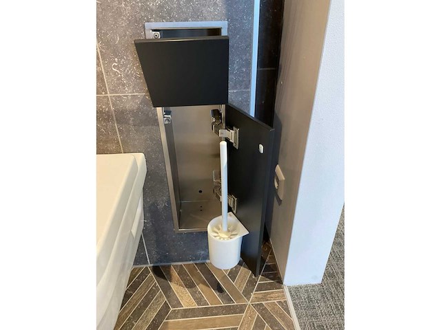 Emco inbouwborstelgarnituur en closetrolhouder - afbeelding 3 van  5