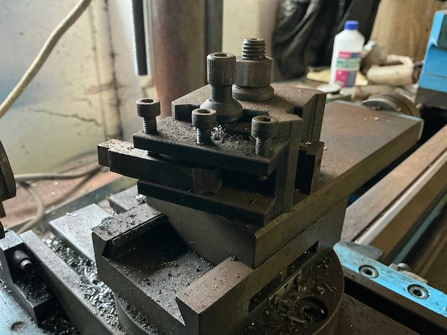 Emco maximat super 11 centerdraaibank met kolomboor hulpstuk - afbeelding 10 van  12