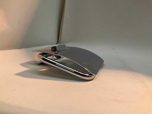 Emco trend toiletrolhouder met klep chroom - afbeelding 2 van  5