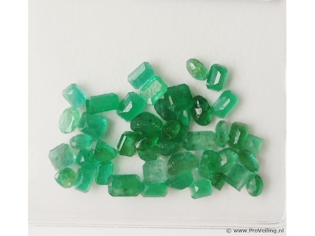 Emerald 15.87ct gra certified - afbeelding 1 van  4