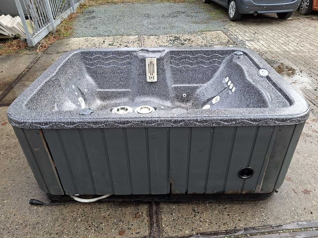 Emerald 4 persoons jacuzzi en buitenspa - afbeelding 12 van  27